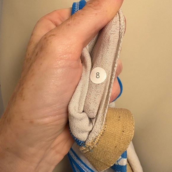 Size 8 Lululemon top - Picture 6 of 6